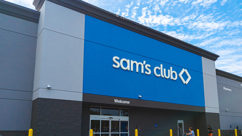 Sam's Club Storefront Brand Logo Display