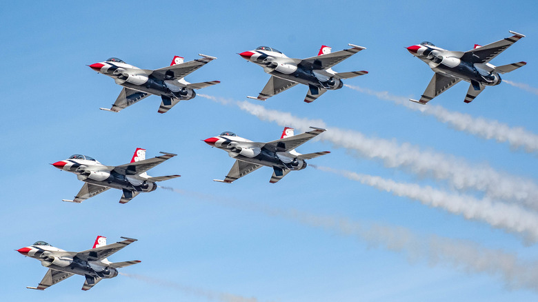 Six Thunderbirds F-16s flying in close formation