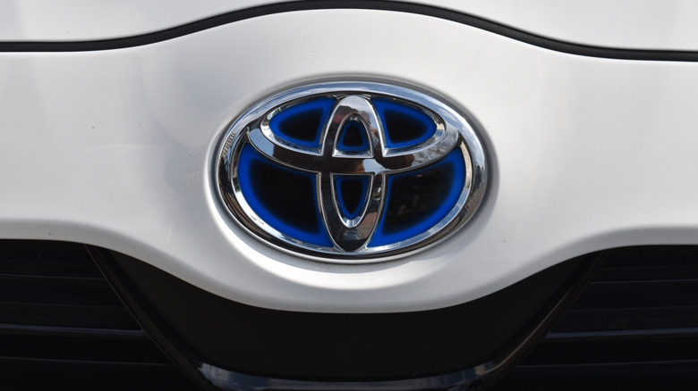 toyota logo with blue for hybrid