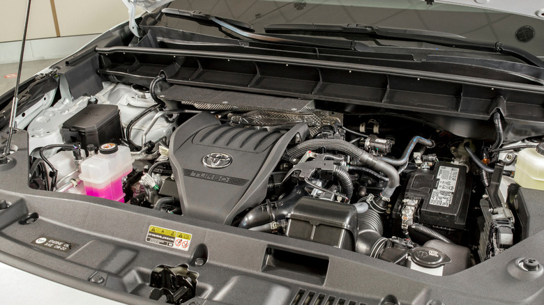 A shot of Toyota's four-cylinder turbocharged engine in the 2023 Highlander