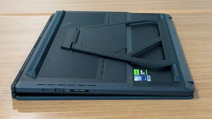 Asus ROG Zephyrus Duo Review (2026): Zwei riesige Bildschirme in einem massiven Gaming-Laptop