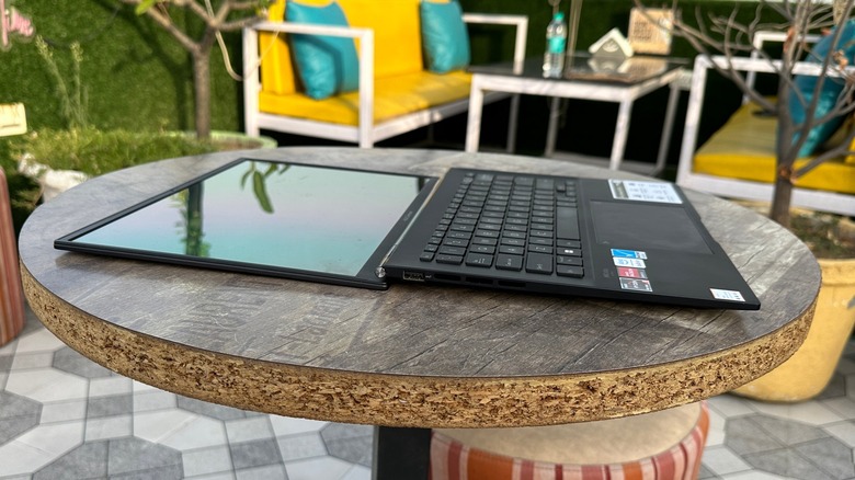 Asus ZenBook 14 OLED plano