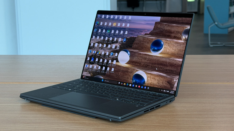 Asus Zenbook Duo in laptop mode