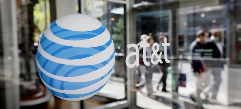 AT&T updates mobile data plans, adds calls to Canada & Mexico