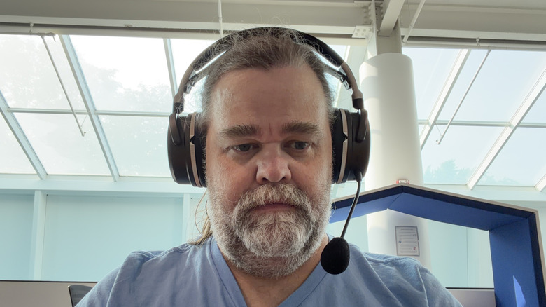 Man wearing the Maxwell 2 ANC Headphones