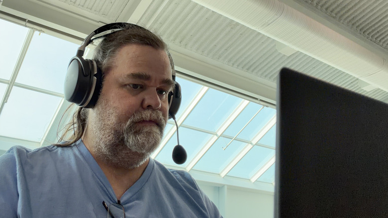 Man wearing the Maxwell 2 ANC Headphones
