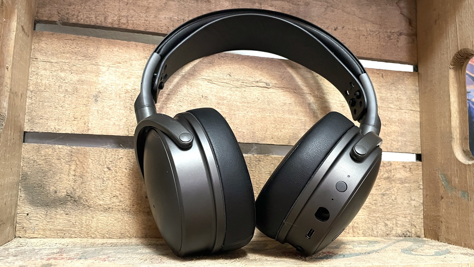 Audeze Maxwell Review: Wireless Gaming Headset Delivers A Very Nice Surprise