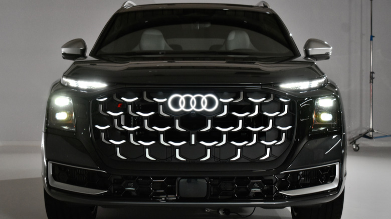 2027 Audi Q9 front view.