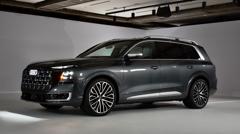 2027 Audi Q9 front quarter view.