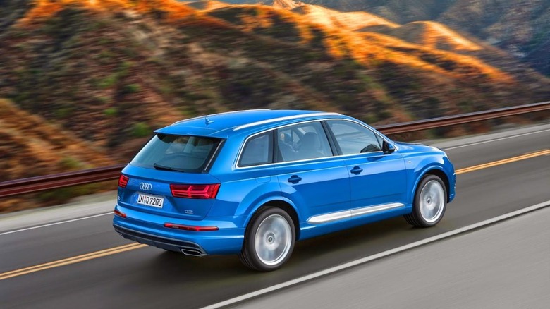 07REVEALED 2016 Audi Q7