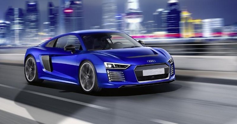 audi-r8-etron-piloted-driving-ces150147-1