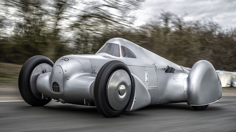 Front 3/4 view of Audi Lucca on track