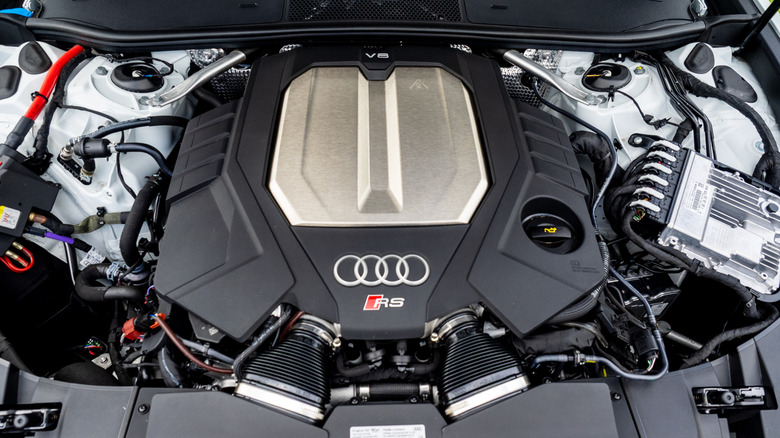 2026 Audi RS 6 Avant engine bay