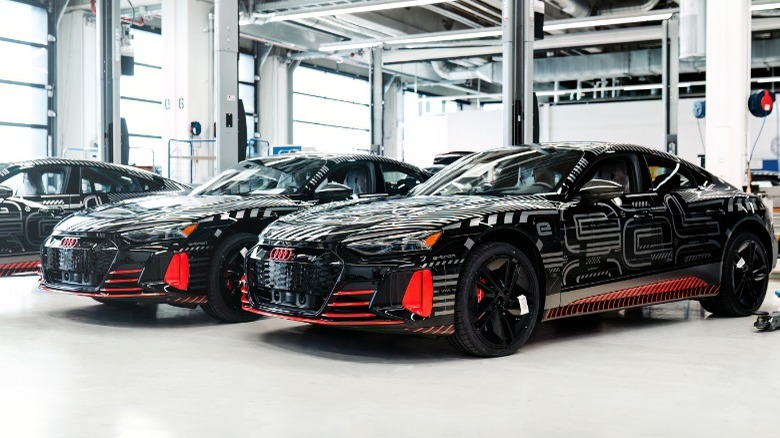 audi e-tron project_513/2 production garage
