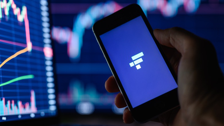 Trading crypto FTX exchange mobile