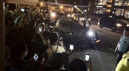 Batman v Superman director arrives at SDCC in new Batmobile