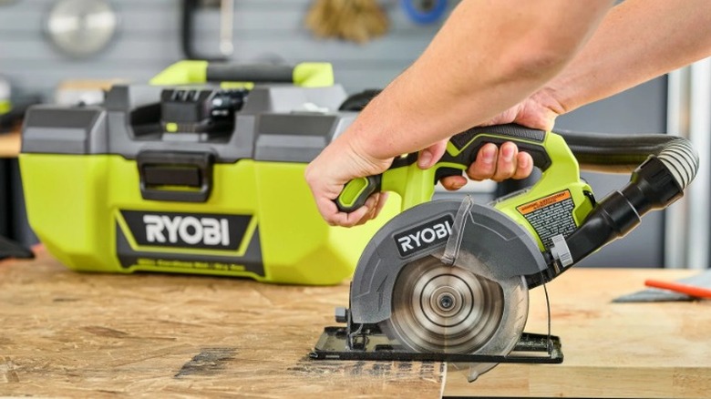 Ryobi dust collector connected to circular saw