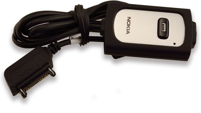 Nokia Pop-Port adapter