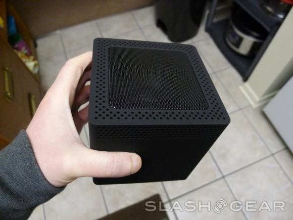 https://www.slashgear.com/img/gallery/bem-wireless-speaker-trio-review/slashgear-00042-580x435.jpg