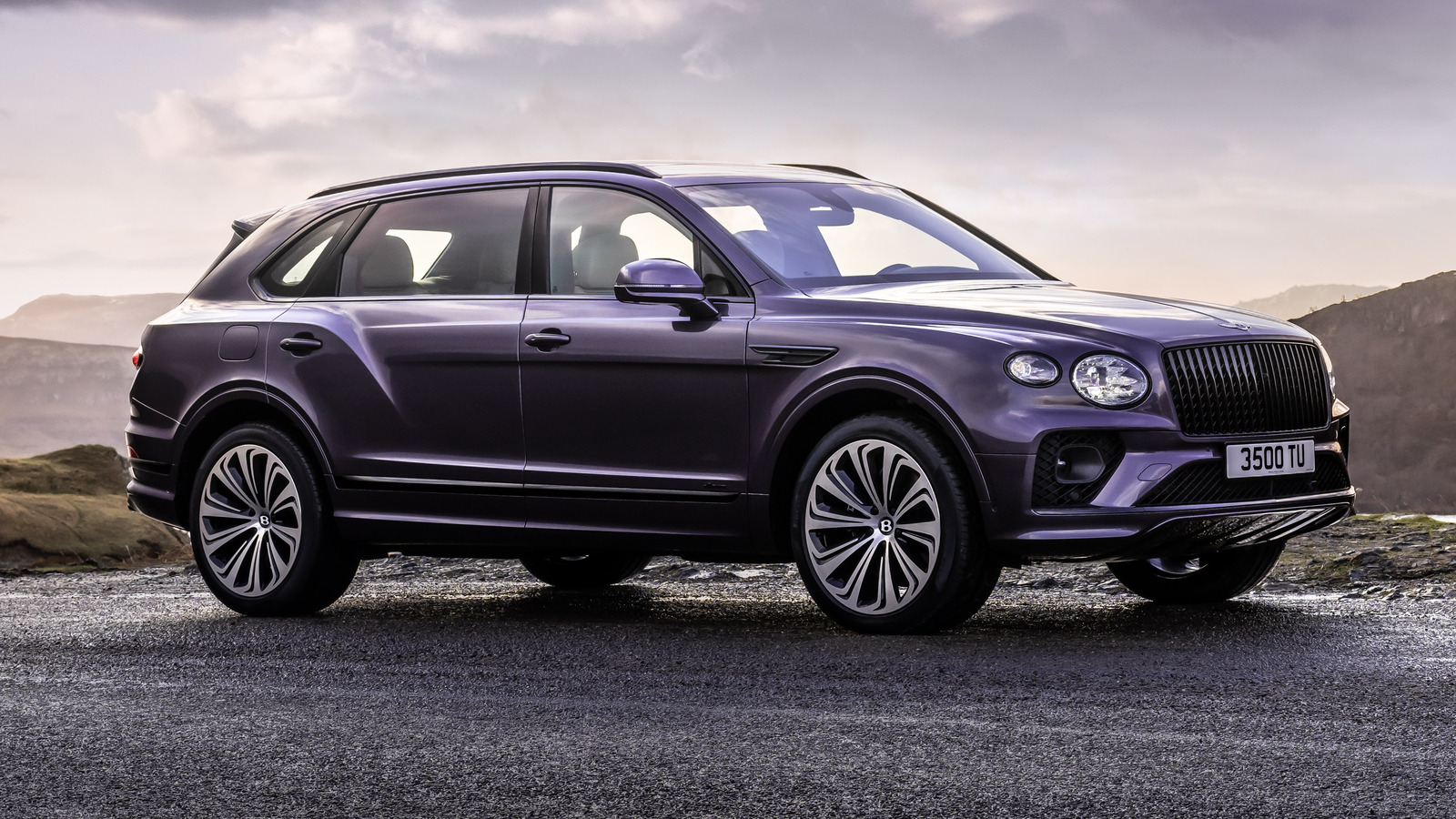 Bentayga Prolonged Wheelbase da Bentley tem bancos traseiros adequados para um jato specific