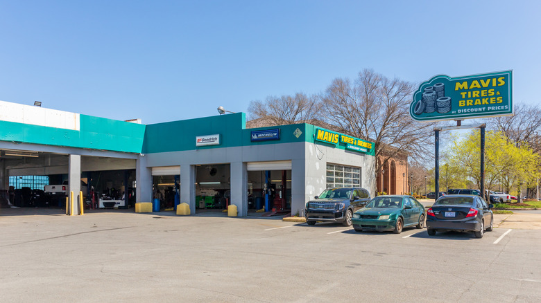 exterior of mavis discount tire building