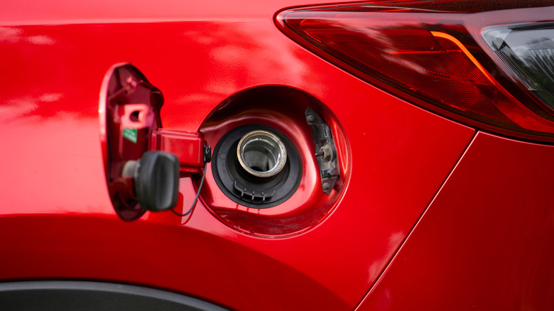 Gas port car