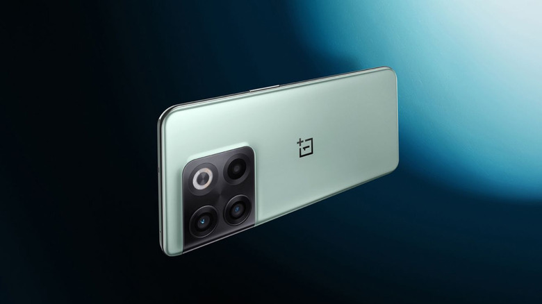 A OnePlus 10T 5G