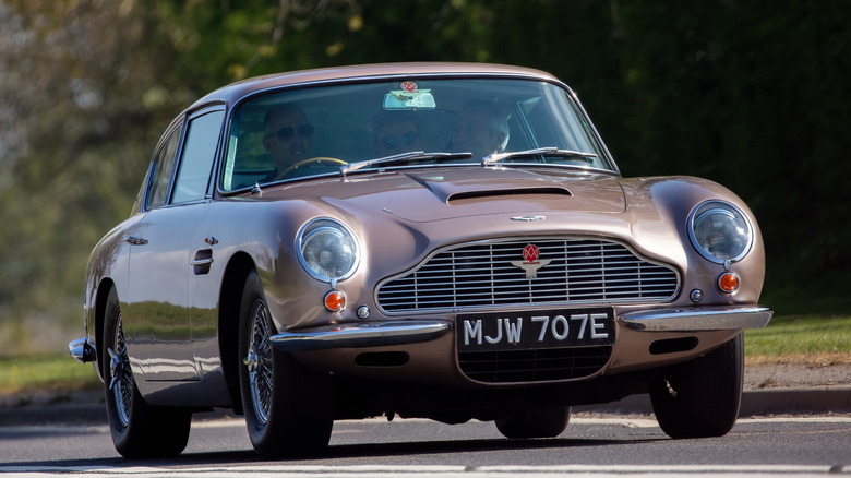 Aston Martin DB6