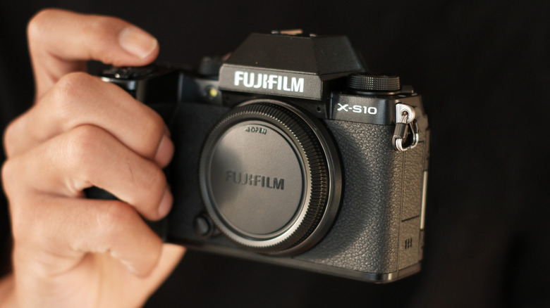 Fujifilm X-S10