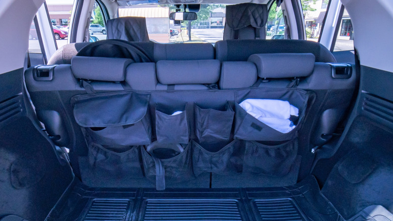 Hanging car trunk organizer
