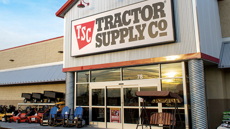 Tractor Supply outlet