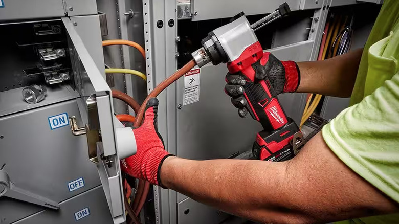 Milwaukee M18 Cable Stripper