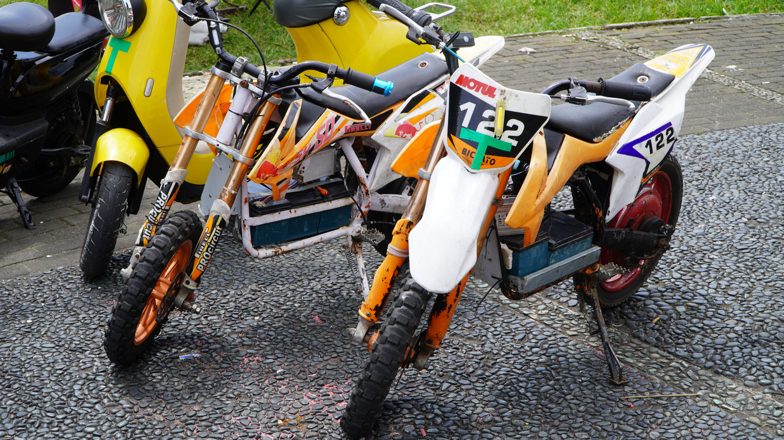 Best Mini Bike Brands For New Riders (According To Owners)