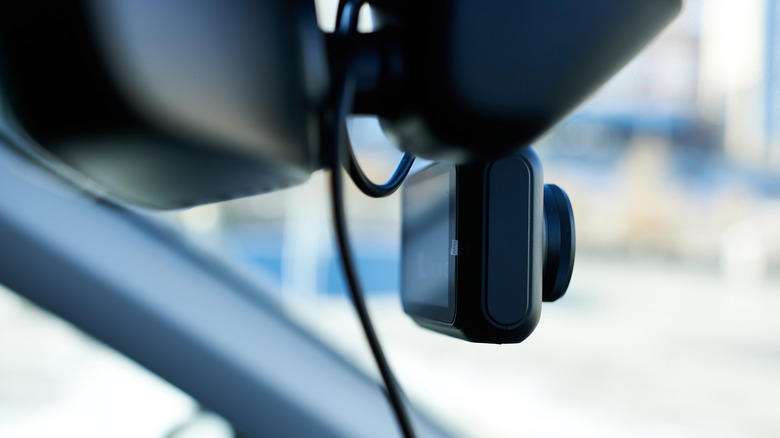 dash camera hanging