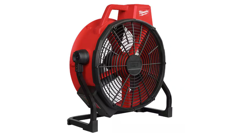 Milwaukee 0821-20 M18 Brushless 18 Fan on display