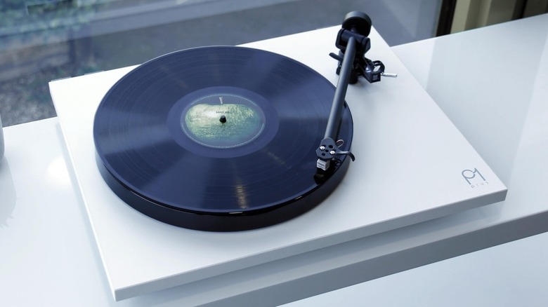 A Rega Planar 1 Plus