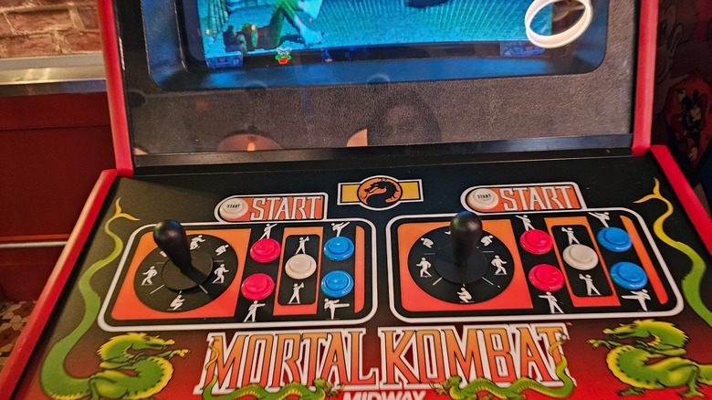 Mortal Kombat cabinet