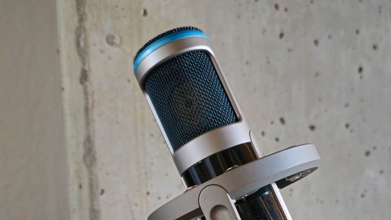 The Sterling ST155 microphone