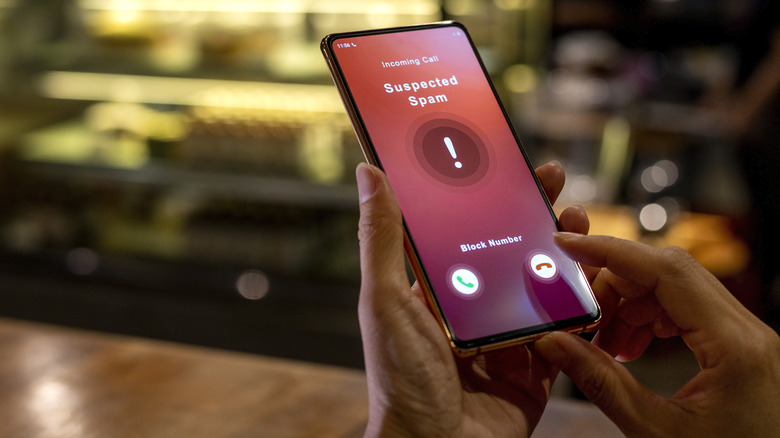 scam call smartphone
