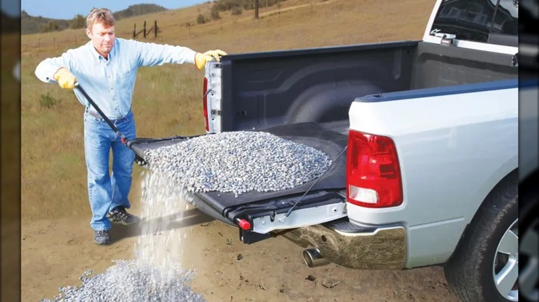 Haul-Master Truck Bed Cargo Unloader