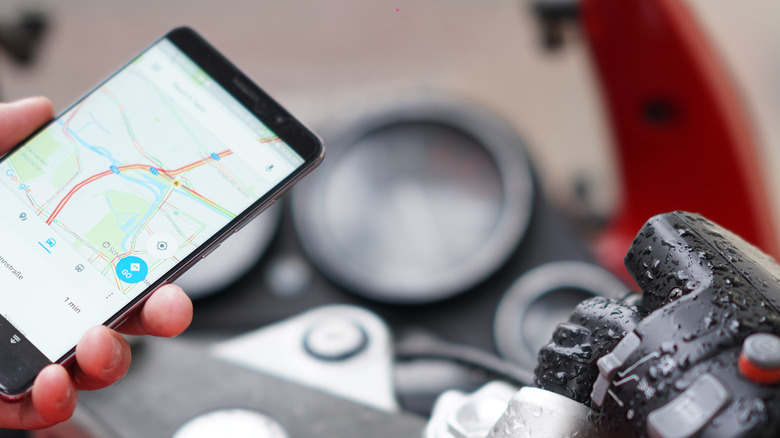 Person using Google Maps bike