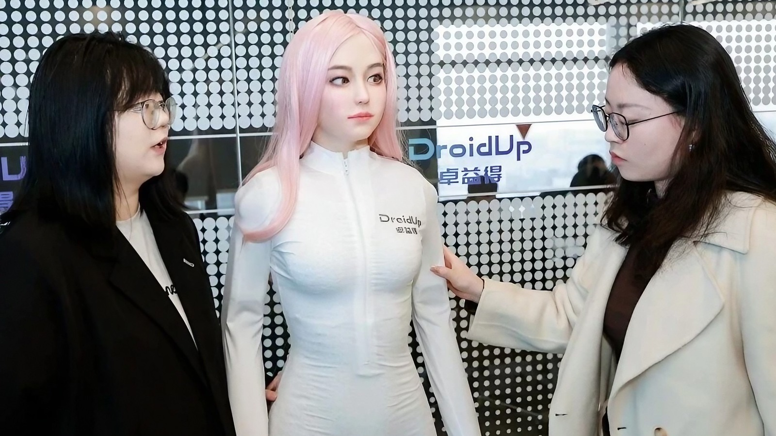 slashgear.com - Zohaib Ahmed - Biomimetic AI Robot' Debuts In China (And It's As Creepy As It Sounds)