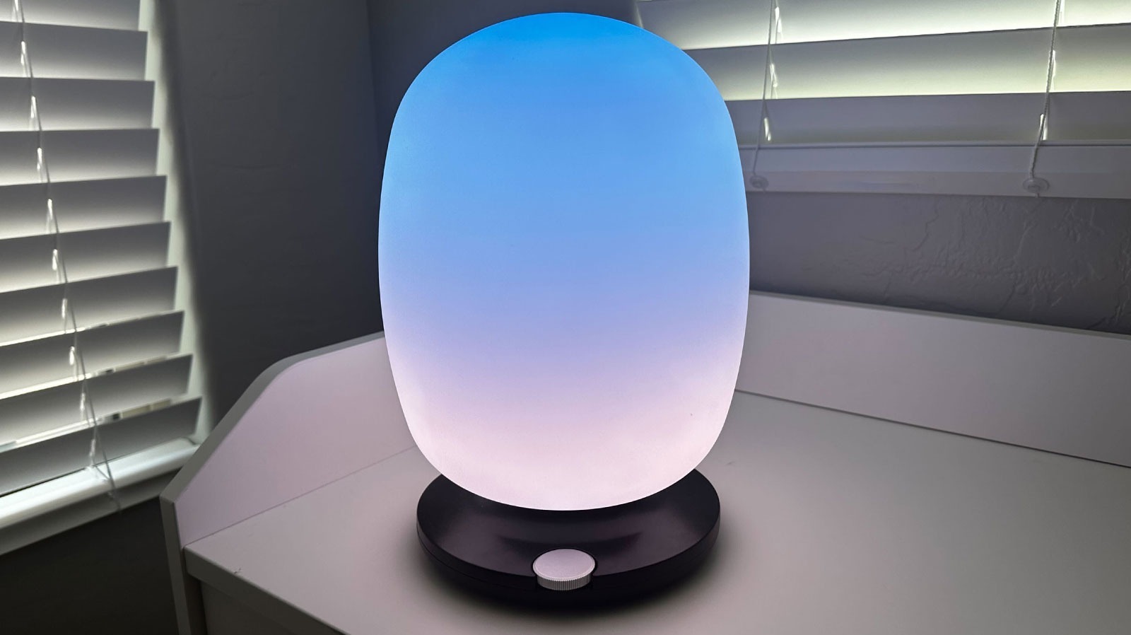 Bios skyview wellness store table lamp