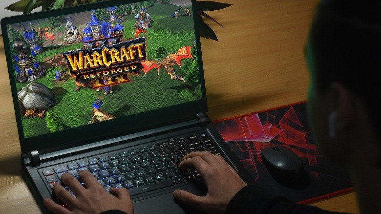 Warcraft 3 Reforged on laptop