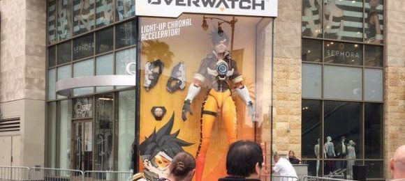 Blizzard sets up giant Overwatch action figures across the globe