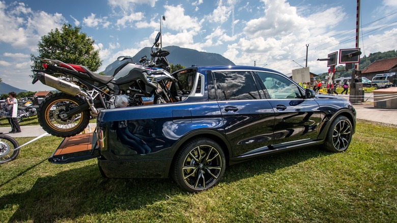 BMW X7 Pickup
