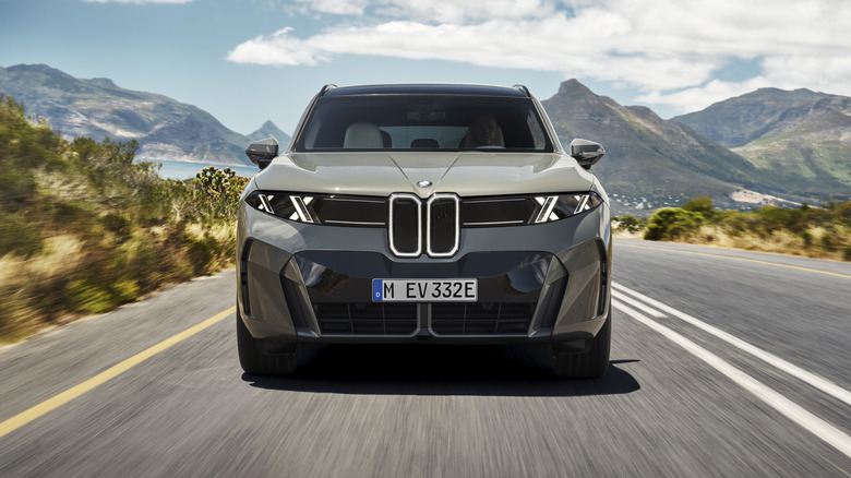 2027 BMW iX5 60 xDrive front view.