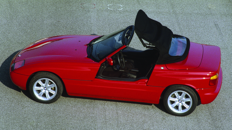 Red BMW Z1 convertible top