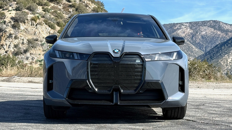 2026 BMW iX M70 front kidney grille