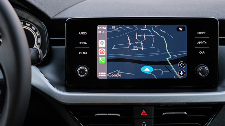 vehicle infotainment system screen